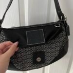 Coach signature buckle shoulder bag - black/grey/silver 🍒✨💕 - Image 6