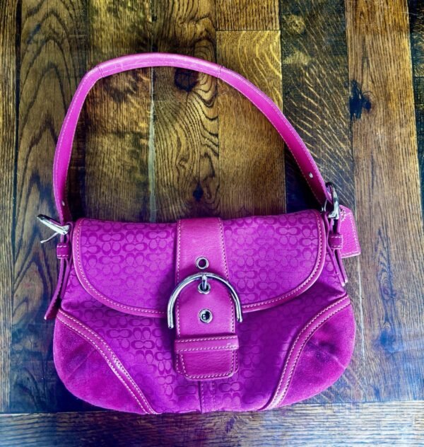 Y2K Vintage Coach 2004’s Soho Signature Shoulder Canvas Bag ❤️✨