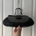 Coach signature buckle shoulder bag - black/grey/silver 🍒✨💕 - Image 4