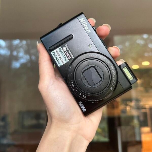 Nikon Coolpix p300 Digital Camera in Black ❤️ 📸