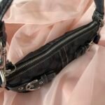 Coach signature shoulder bag 🍒✨💕 - Image 5