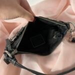 Coach signature shoulder bag 🍒✨💕 - Image 6