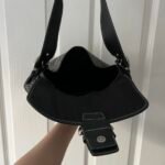 Coach signature buckle shoulder bag - black/grey/silver 🍒✨💕 - Image 7