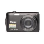 Nikon CoolPix S3300 16.0MP Digital Camera - Image 4
